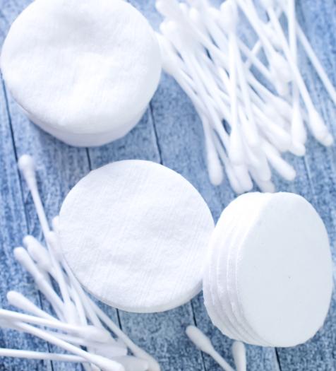 Photo: cotton pads and swabs
